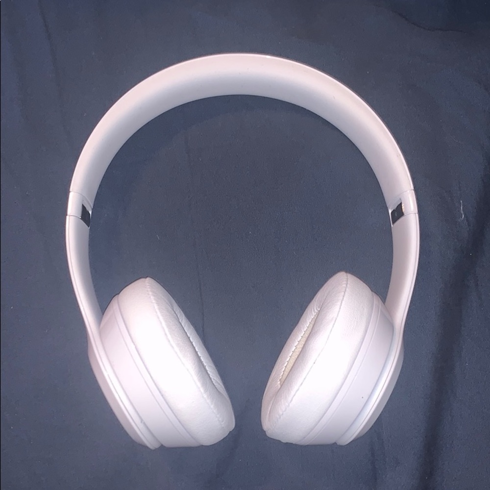 Beats Solo3 Wireless headphones